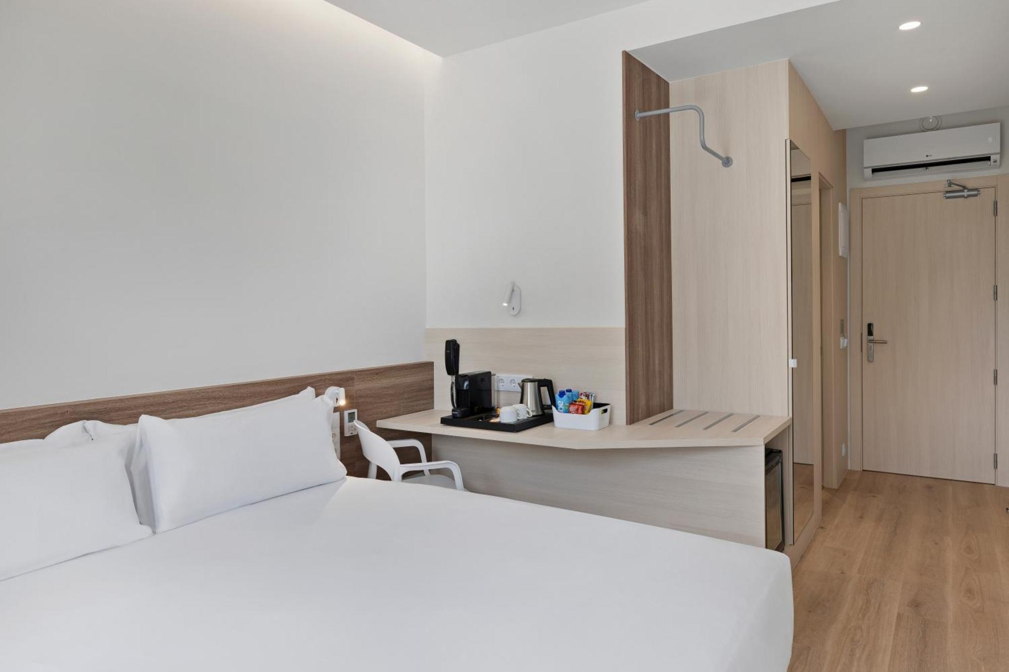 B&B Hotel Santiago Milladoiro Bagian luar foto